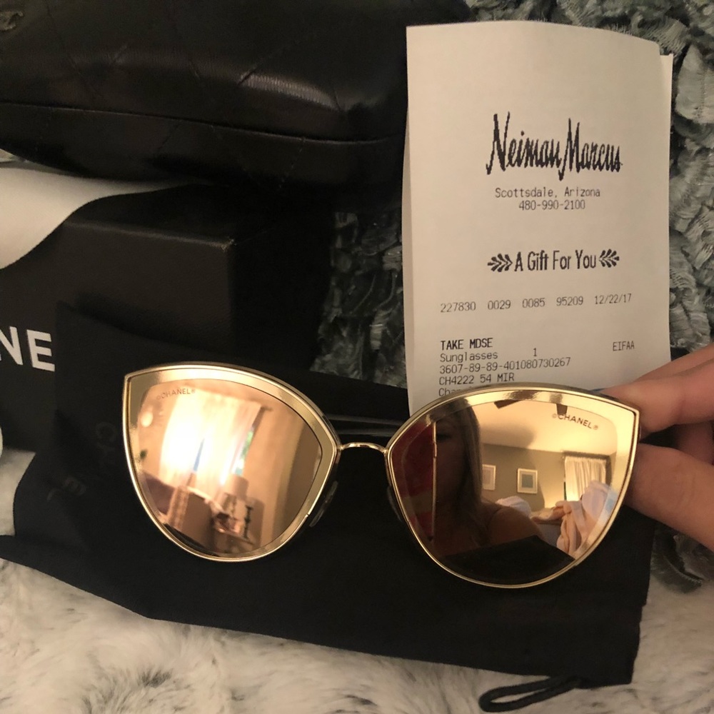 “SOLD!!” Chanel cat eye 18kt gold mirrored